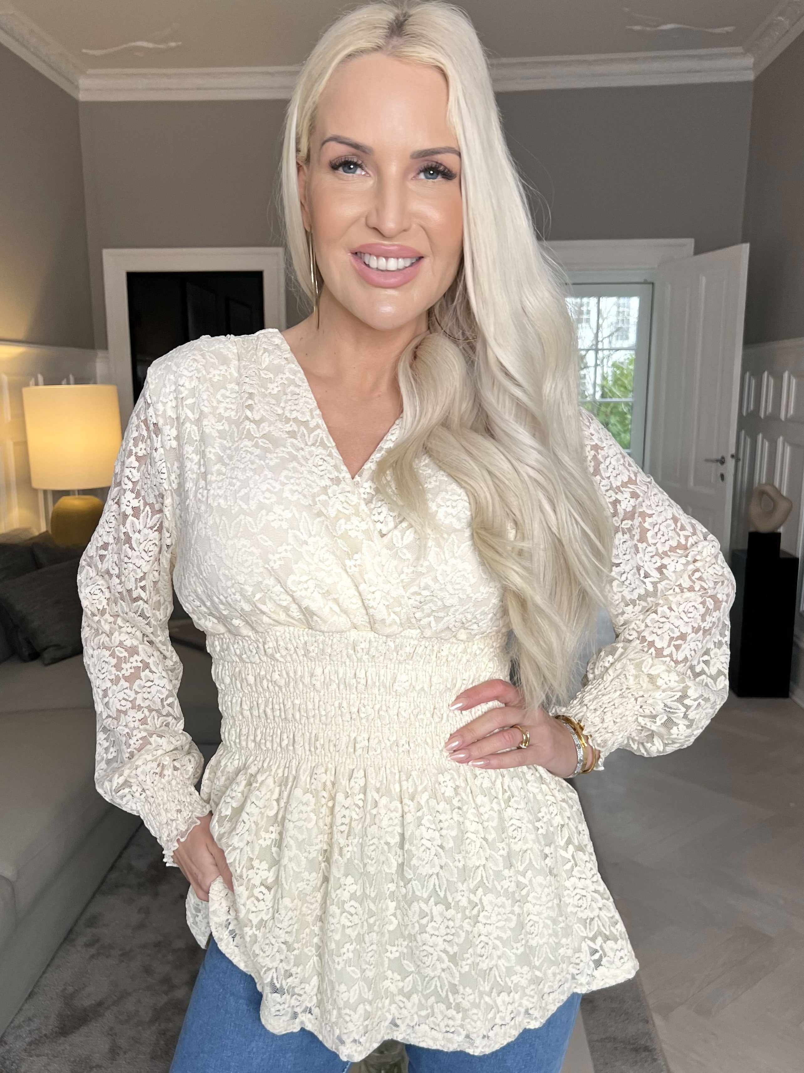 Pams Lace Shirt L/S - Elastisk blonde bluse med lange ærmer